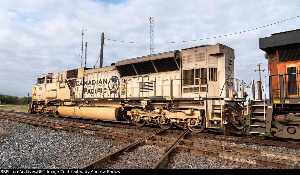 CP 7021 at Tower 197